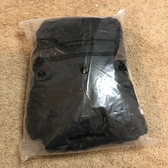 BRAND NEW Black V Neck Maxi Dress - Picture 2 of 3